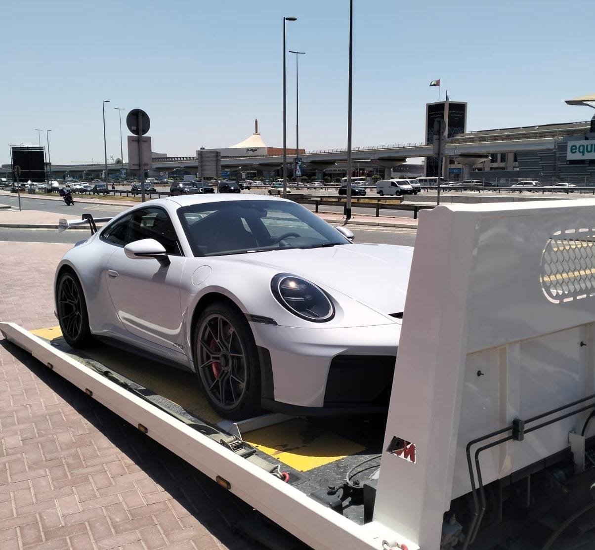 Wheel-Lift Towing Truck Dubai
